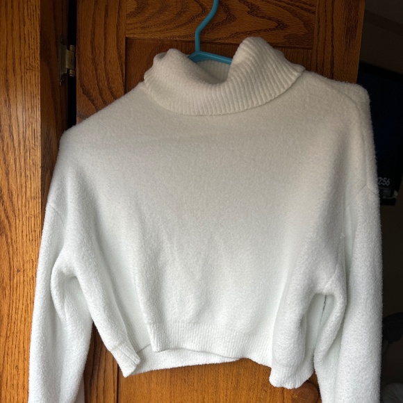Zara knit cropped turtle neck - Picture 1 of 3